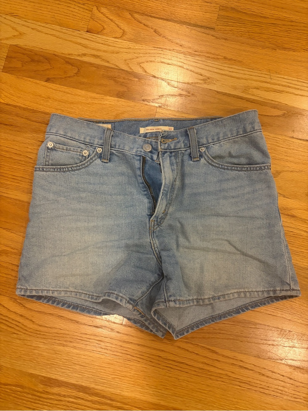 Levi's 80s mom short